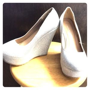 Silver pumps